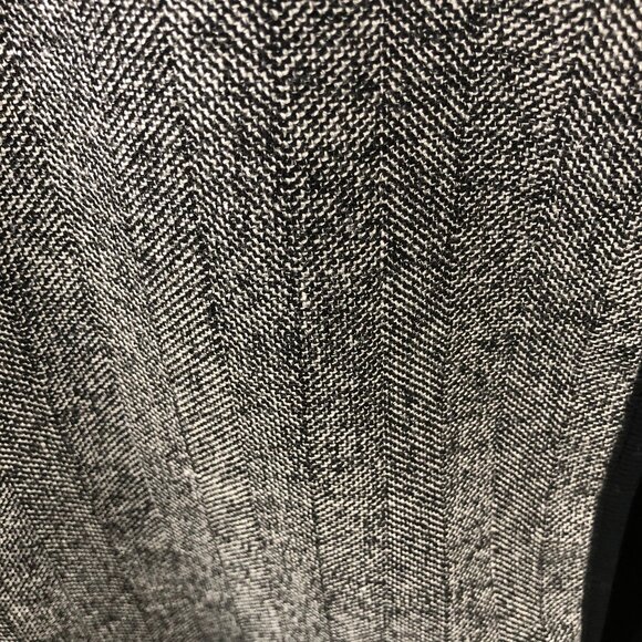🧥 Early-2000s Newport News Jeweled Herringbone Jacket – Quiet Luxury - Picture 8 of 16